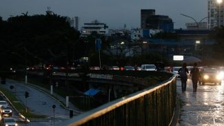 Bombeiros fazem buscas por vítima de afogamento na capital paulista