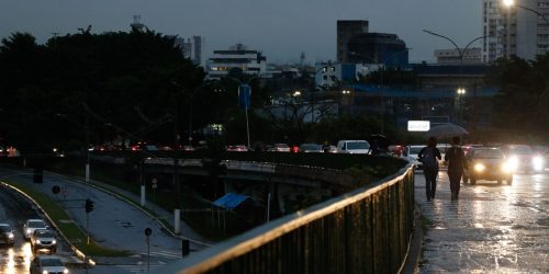 Imagem referente a Bombeiros fazem buscas por vítima de afogamento na capital paulista
