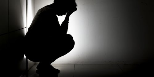 Imagem referente a Estudo alerta para alta incidência de suicídio na adolescência
