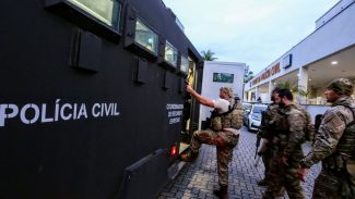 Ações em favelas do Rio buscam cumprir 100 mandados de prisão 