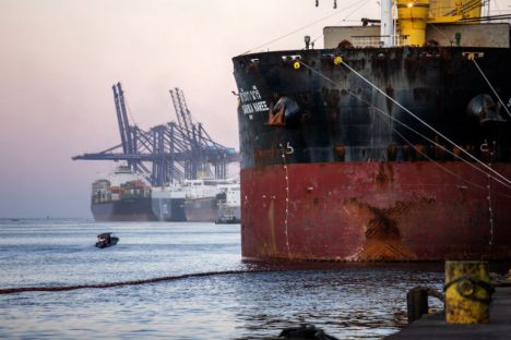 Imagem referente a Com 5,8 milhões de toneladas movimentadas, portos registram melhor setembro da história