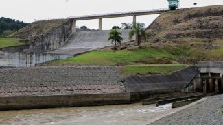 Governador de SC determina abertura de comportas de barragens