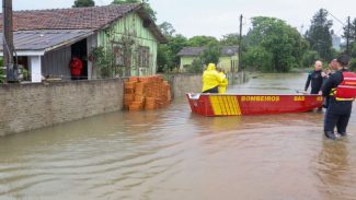 Estado auxilia nos atendimentos a famílias ilhadas em São Mateus do Sul