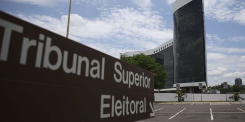 Imagem referente a TSE rejeita três ações contra Bolsonaro por abuso nas eleições