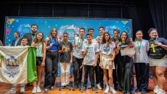 Mais de 300 crianças e jovens recebem medalhas em Brasília