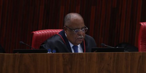 Imagem referente a Relator vota pela inelegibilidade do ex-presidente Jair Bolsonaro