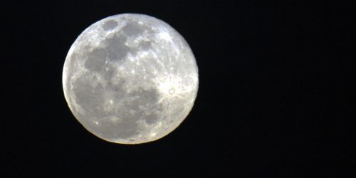 Imagem referente a Eclipse parcial da Lua será hoje e poderá ser visto pela internet