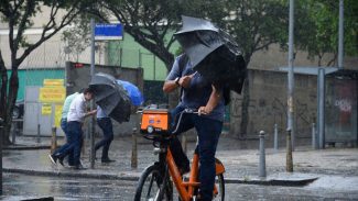 Rio de Janeiro tem recorde histórico de chuva em outubro
