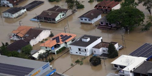 Imagem referente a Risco de inundação provoca fechamento de comportas em Santa Catarina