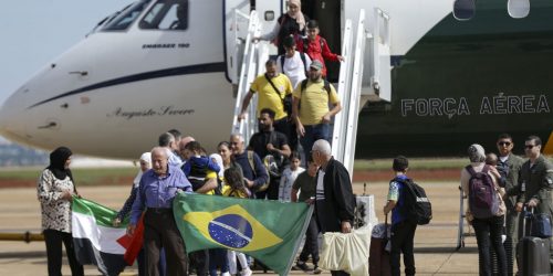 Imagem referente a Pela 1ª vez brasileiros que estavam na Cisjordânia são resgatados