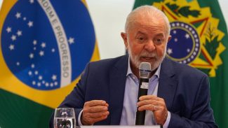 Lula pede que obras avancem sem “repetir possíveis equívocos”