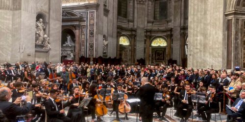 Imagem referente a Orquestra formada por jovens da periferia se apresenta no Vaticano