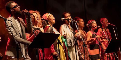 Imagem referente a Orquestra que reúne brasileiros e refugiados se apresenta em Brasília