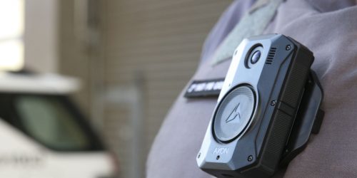 Imagem referente a EUA doam 400 câmeras para uniformes policiais ao Brasil