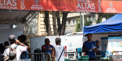 Imagem referente a Prefeitura de São Paulo remonta tendas para dias de alta temperatura