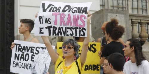 Imagem referente a Novembro Azul deve incluir mulheres trans, defendem urologistas
