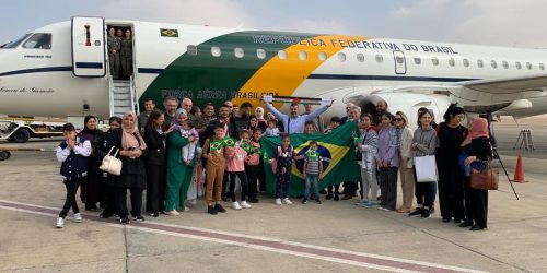 Imagem referente a Brasileiros repatriados de Gaza já estão a caminho do Brasil 