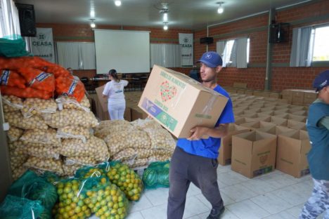 Imagem referente a Ceasa Curitiba doa mais 5 toneladas de alimentos para municípios catarinenses