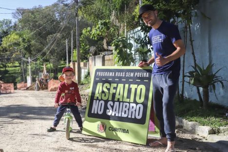 Imagem referente a Asfalto no Saibro: zelo pela malha viária transforma bairros de Curitiba e gera empregos