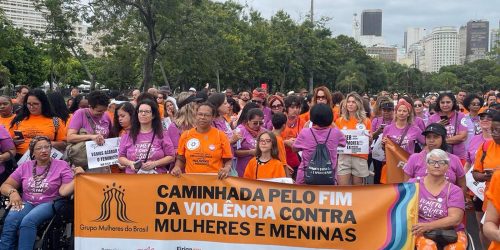 Imagem referente a Caminhadas em todo o país pedem o fim da violência contra mulheres