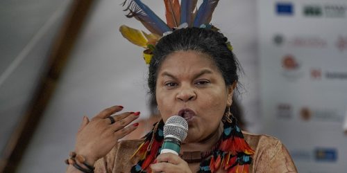 Imagem referente a Ministra diz que exploração de petróleo na Amazônia preocupa indígenas