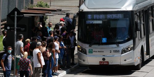Imagem referente a Metrô e trem de São Paulo sobem para R$ 5 e tarifa de ônibus é mantida