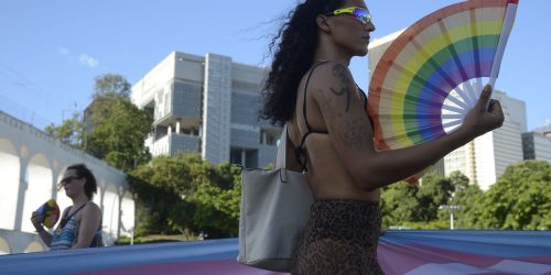 Imagem referente a Parada LGBTQIAP+ no Rio reivindica o direito de “ser você mesmo”