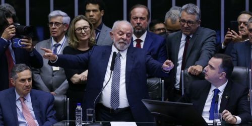 Imagem referente a Lula destaca “fotografia histórica” da reforma tributária