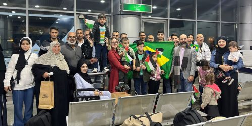Terceiro grupo de brasileiros repatriados de Gaza deixa o Egito