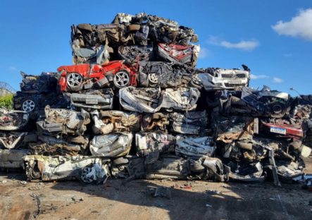 Imagem referente a Detran destrói 874 automóveis e motocicletas dos pátios do Litoral