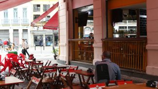 Mais da metade dos bares e restaurantes opera sem lucro em novembro