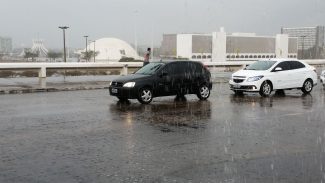 Meteorologia alerta para chuvas intensas em Brasília e em 12 estados