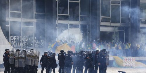 Imagem referente a Especialistas apontam intenções por trás da tentativa de golpe em 8/1