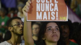 Ato no Rio defende democracia e repudia tentativa de golpe