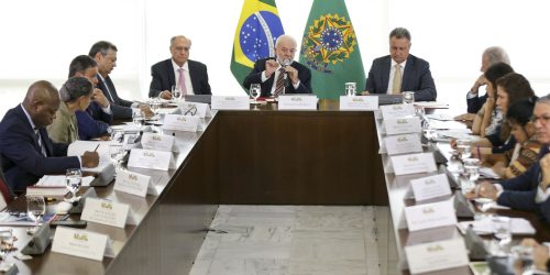 Imagem referente a Lula defende uso do poder da máquina pública contra garimpo ilegal