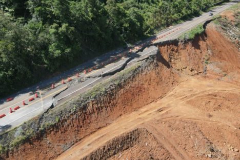 Imagem referente a Obras em Pinhão: PR-170 terá detonação de rochas na tarde desta terça-feira