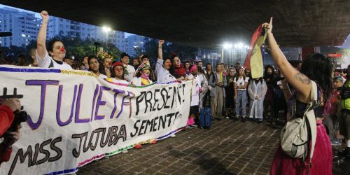 Cicloativistas fazem ato em SP em homenagem a artista venezuelana