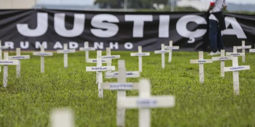 Imagem referente a Cruzes na Esplanada lembram vítimas de tragédia em Brumadinho