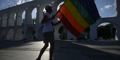 Imagem referente a População LGBT nas favelas enfrenta dificuldades para acessar serviços