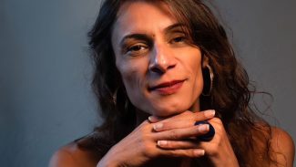 Presença de trans nas artes reduz preconceito, afirma Renata Carvalho