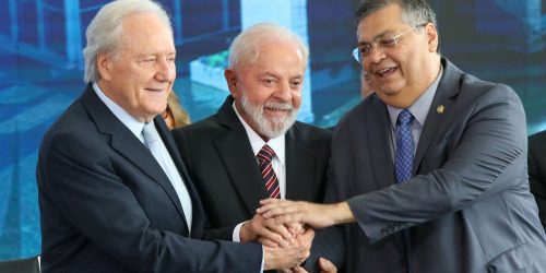 Imagem referente a Lula empossa Lewandowski no Ministério da Justiça