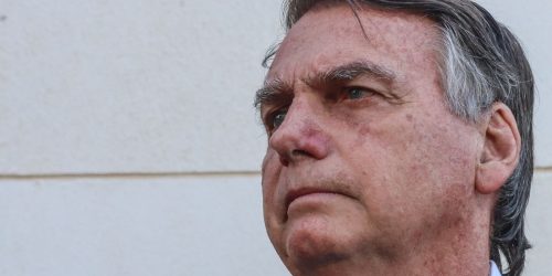 Ordem do STF determina que Bolsonaro entregue passaporte à Justiça 
