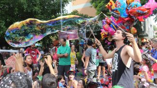 Blocos infantis comandam carnaval nas ruas de Brasília este domingo