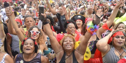 Imagem referente a Hoje é Dia: semana carnavalesca tem ainda rádio e mulheres na ciência