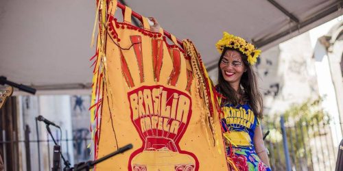Imagem referente a Brasília Amarela completa 10 anos homenageando Mamonas no carnaval