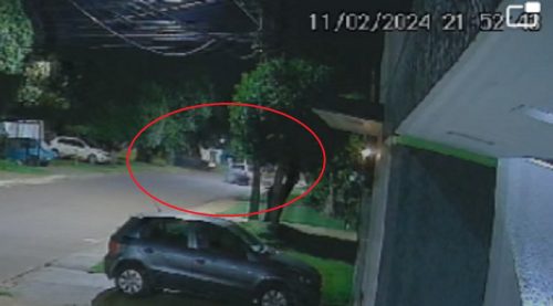 Imagem referente a Câmera flagra colisão na Rua Maracaí que deixou mulher ferida  