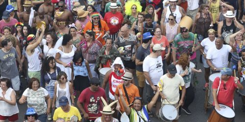 Imagem referente a Carnaval de rua em Brasília tem críticas políticas nesta terça-feira