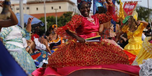 Imagem referente a Bloco Rio Maracatu apresenta união de culturas pernambucana e carioca