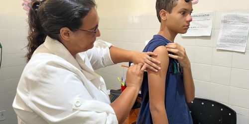 Imagem referente a Goiás começa a vacinar crianças de 10 e 11 anos contra a dengue
