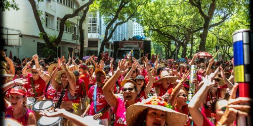 Imagem referente a Quizomba faz último desfile do carnaval de rua de 2024 pregando o amor